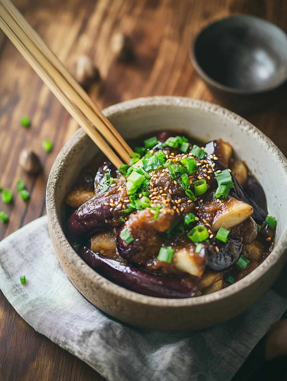 Un bol d'aubergine japonaise au miso