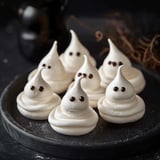 Des meringues fantômes pour Halloween.